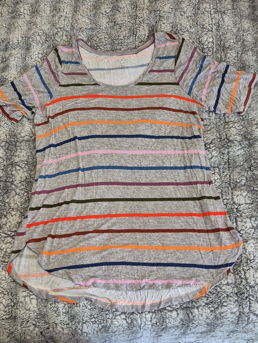 Maurices 🖤 Striped Short-Sleeve Scoop Neck Top Gray Multicolor Stripes (1017)
